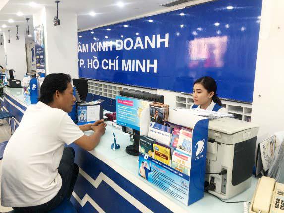 khach hang den diem giao dich dang ky thong tin sim vinaphone