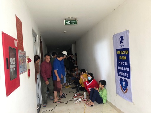 VNPT hỗ trợ thông tin liên lạc cho người dân Huế, Đà Nẵng khắc phục bão Sơn Ca