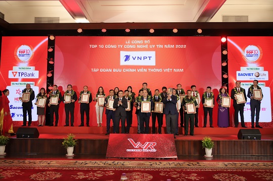 VNPT và VinaPhone tiếp tục lọt top 10 công ty công nghệ thông tin, viễn thông uy tín năm 2022