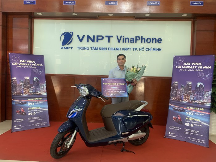KH may mắn trúng thưởng xe Vinfast chương trình "Xài Vina lái vinfast về nhà"